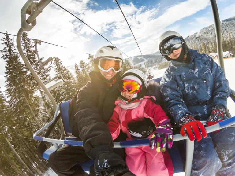 Activités Hivernales Incontournables en Montagne